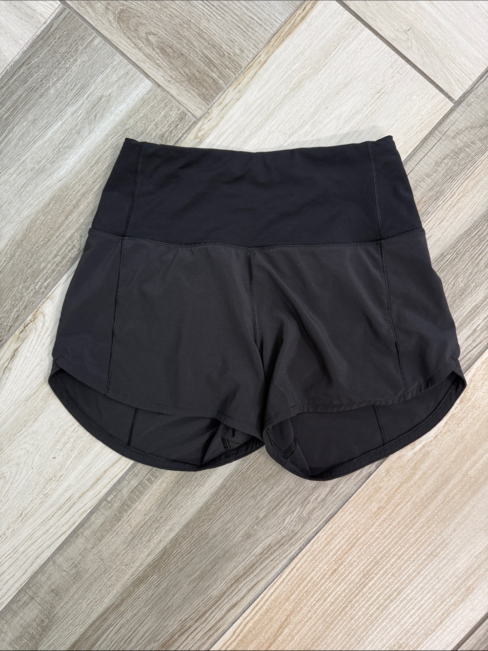 Lululemon Speed Up High Waist Black Shorts Size 0 Tall